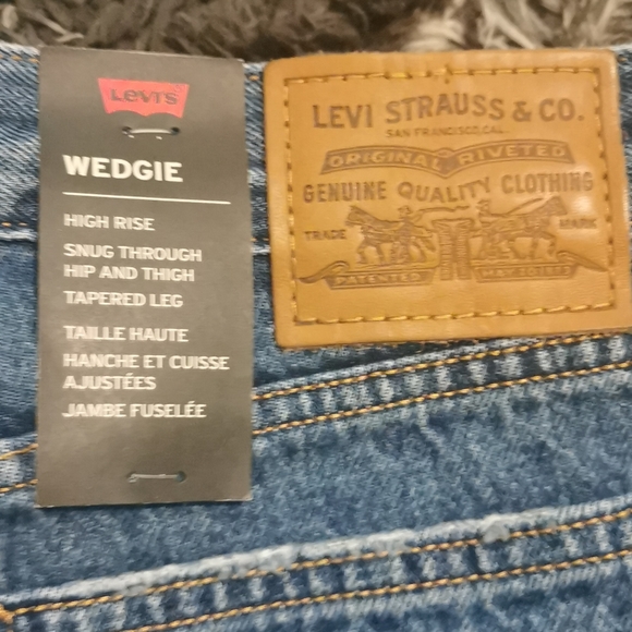 wedgie high rise size 28 distressed levis nwt - Picture 5 of 6
